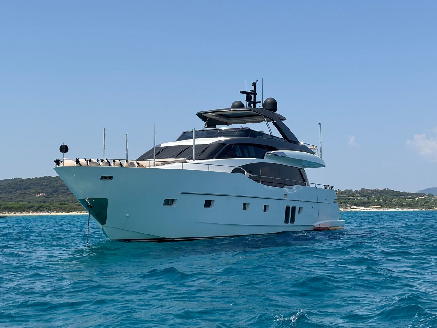 Pap's Toy 3 yacht anchored