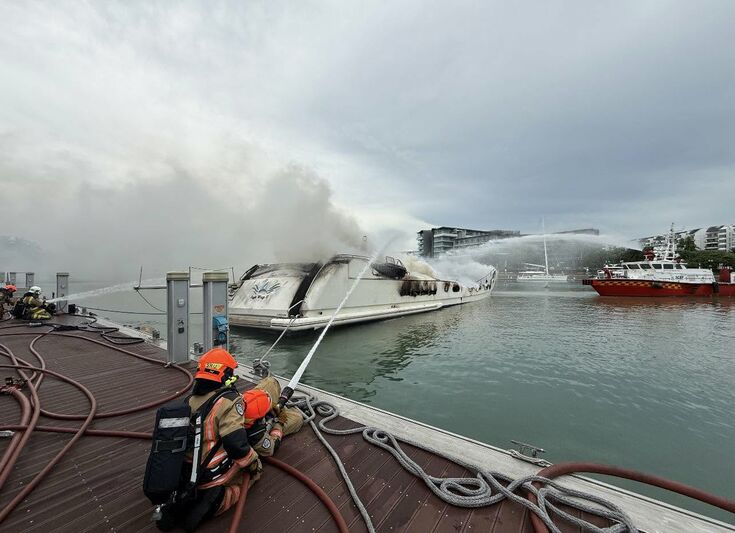 Article image for Fire destroys 34m yacht Eagle Wings III at ON...