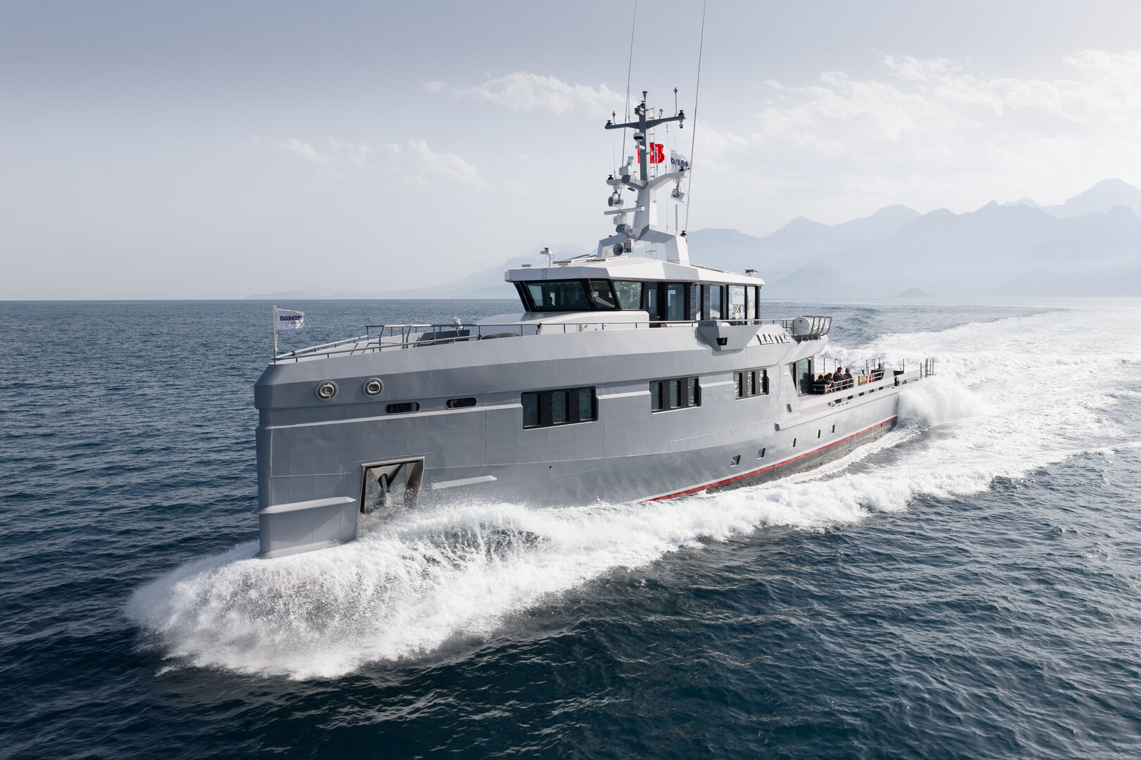 Yachting リトグラフフレーム付き 約A3サイズ Fourth Damen Yachting YS53 yacht support Rafter delivered