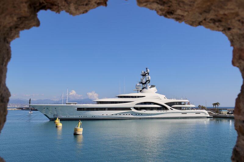 Thumbnail for /yacht-news/feadship-yacht-ambassador-in-antibes