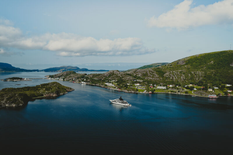 Thumbnail for /yacht-news/lurssen-superyacht-starfire-in-norway