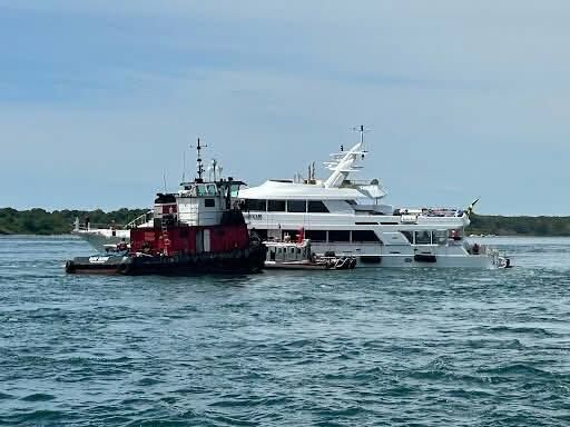 39m Crescent Custom yacht Favor runs aground in Falmouth, Massachusetts