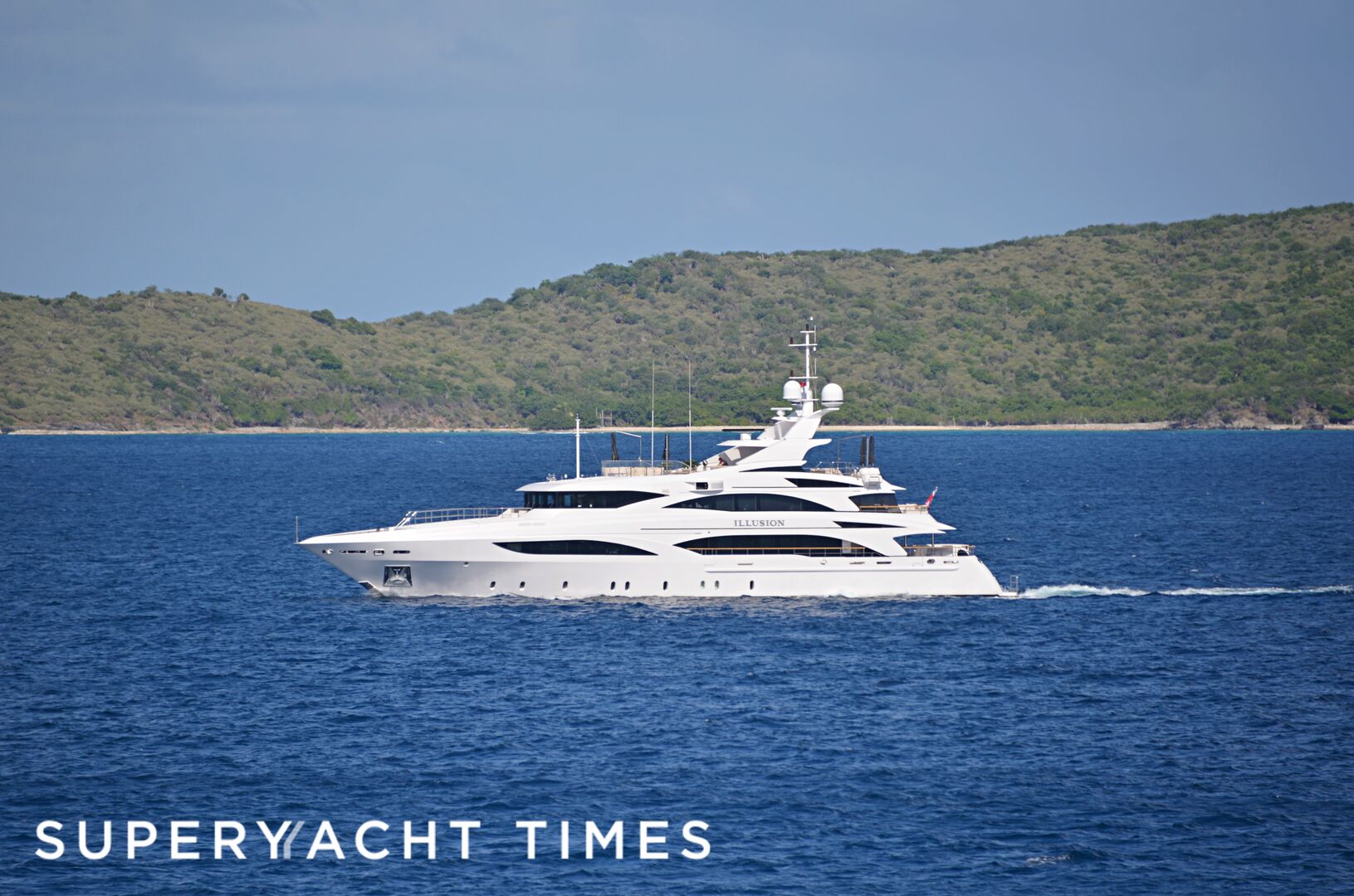 Illusion I cruising in the Caribbean 