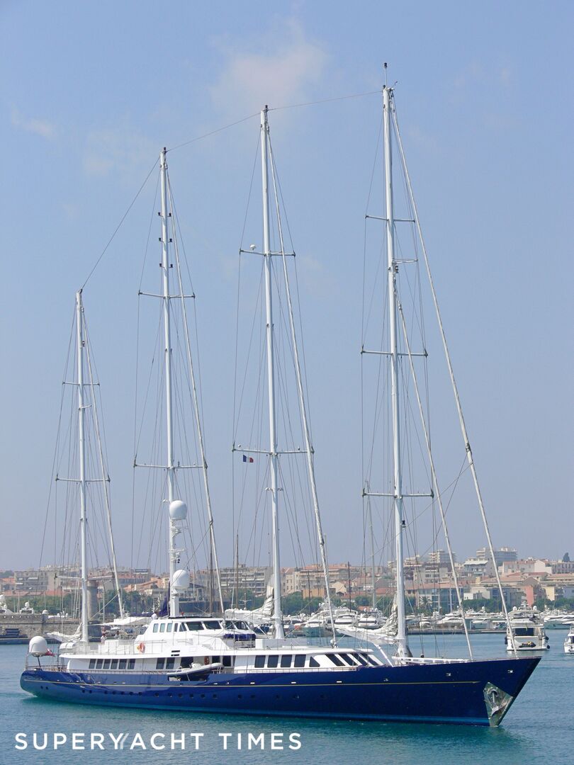 Phocea leaving Antibes