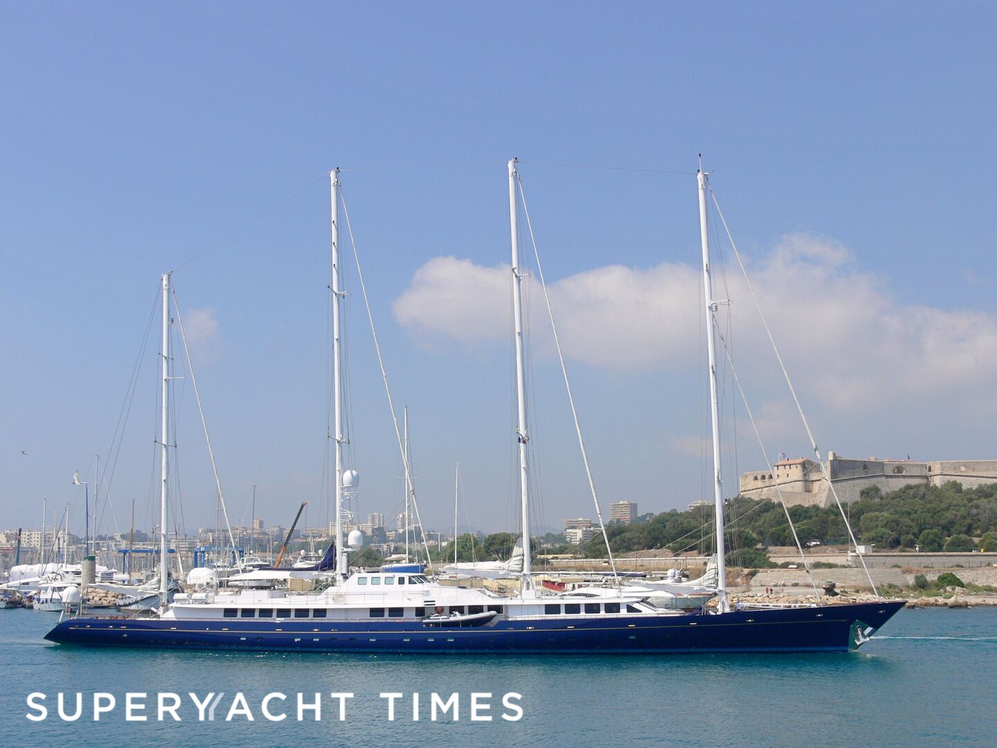 Phocea leaving Antibes