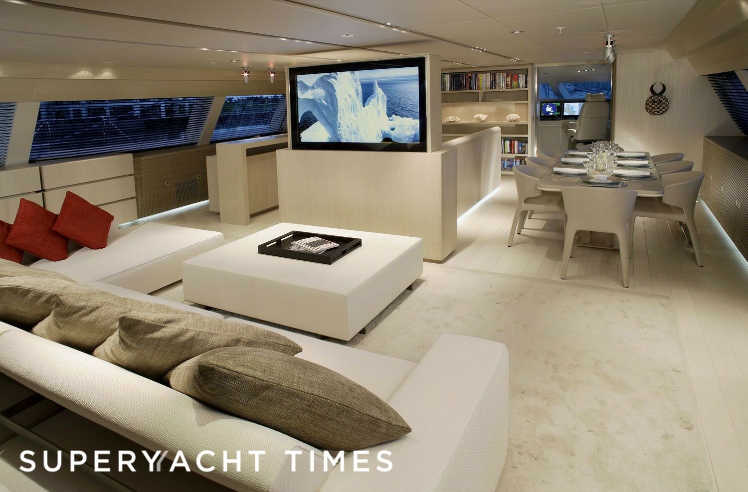 Sailing yacht Red Dragon saloon