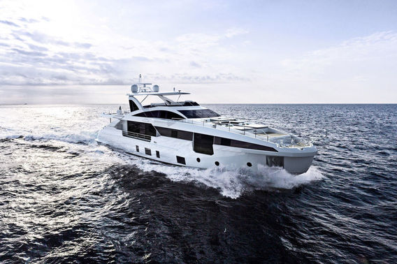 Azimut Grande 32 exterior