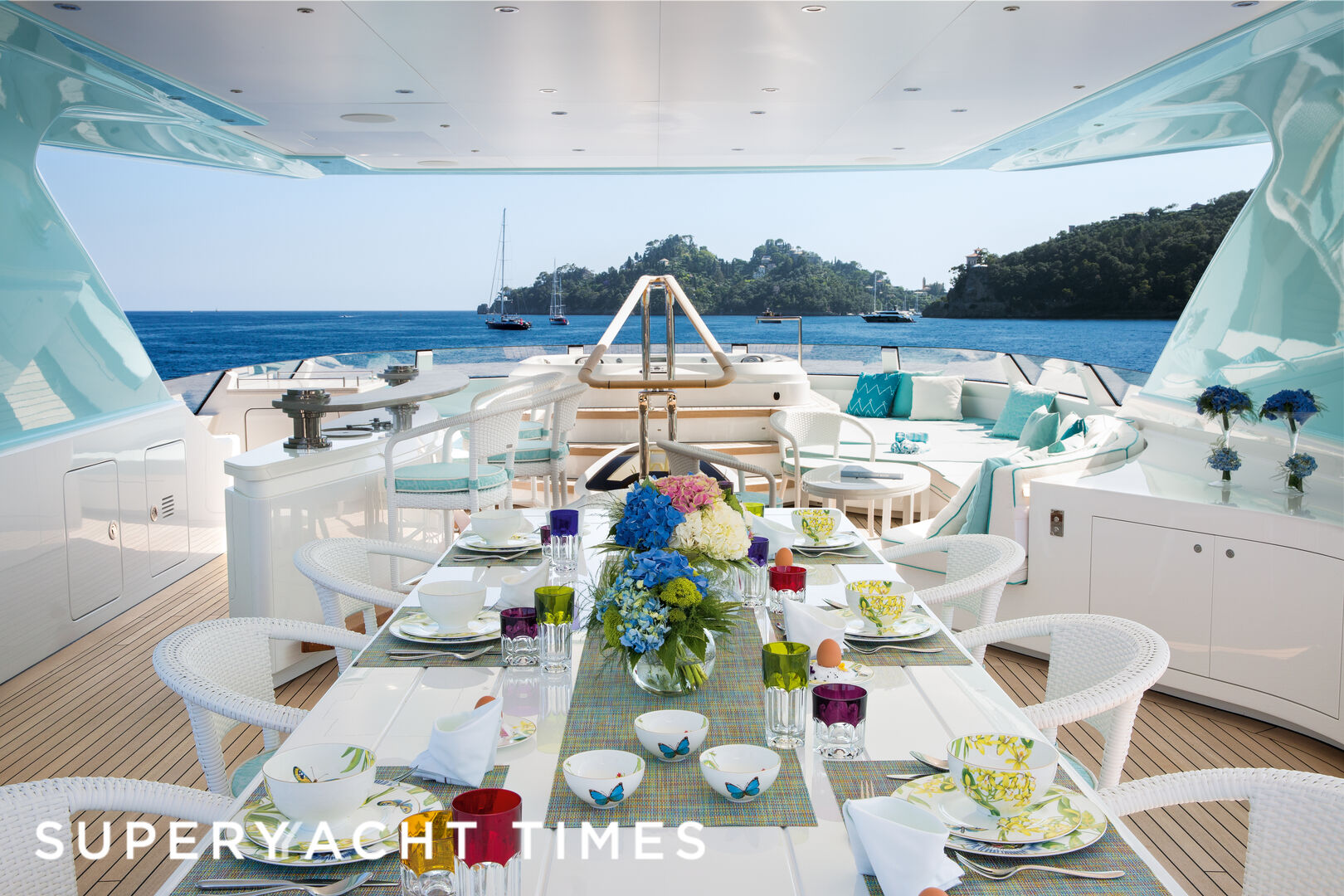Latona dining