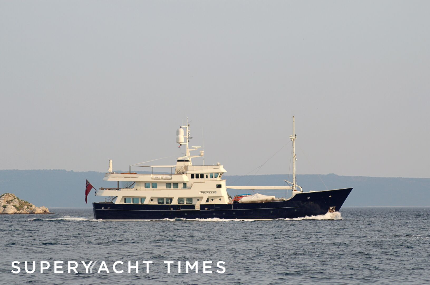 Pioneer yacht cruising off Trogir