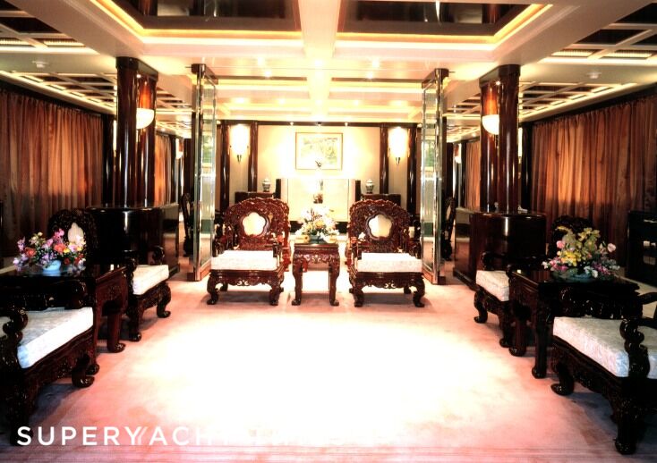 Evergreen karaoke room