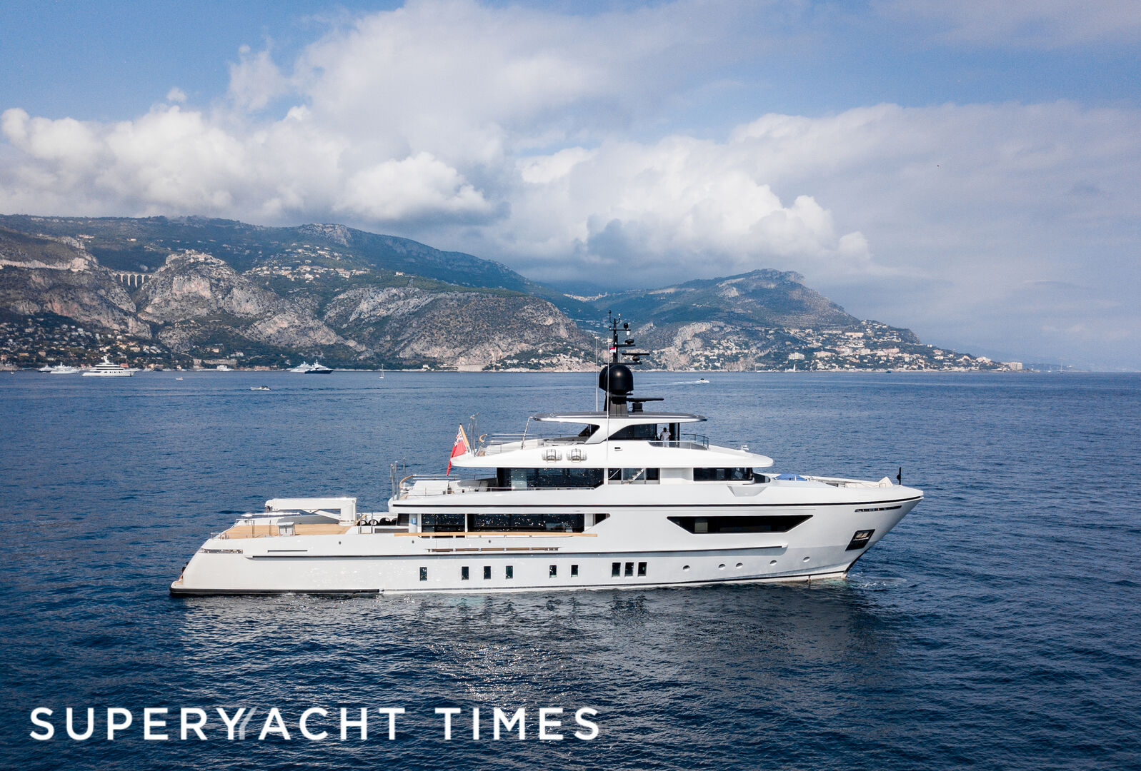 The 42m Sanlorenzo motor yacht X at anchor