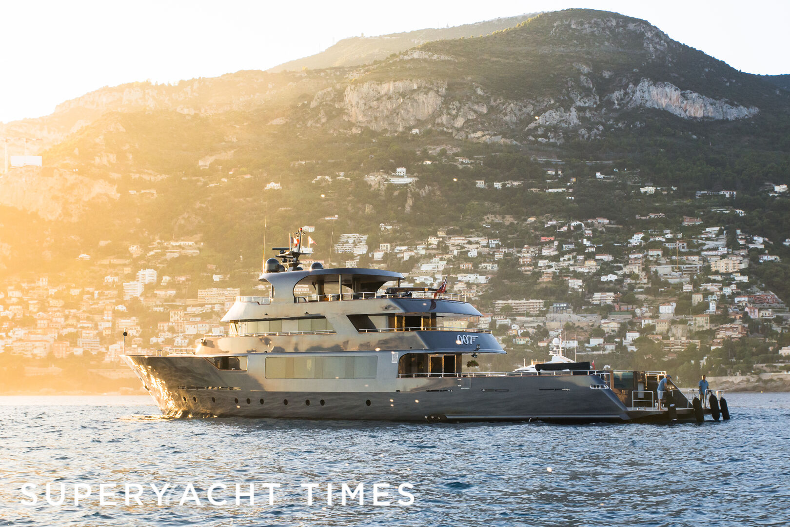 007 anchored in Monaco