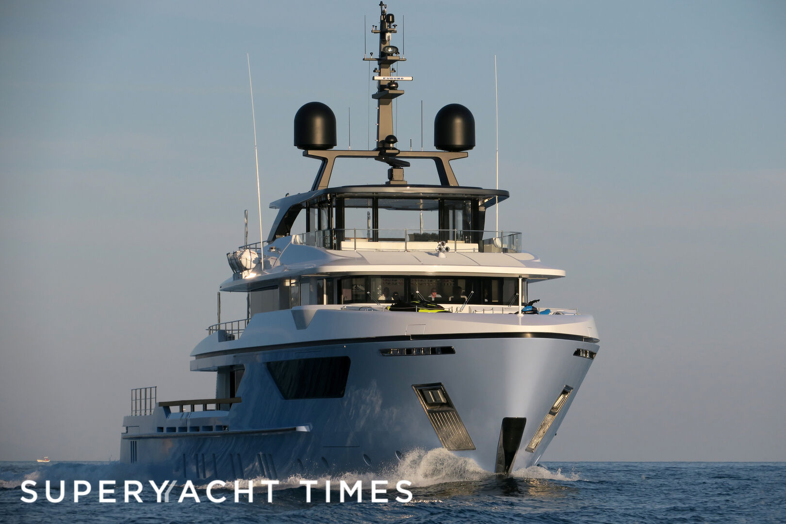 seaページ EX65: The 65m ocean wave-inspired yacht by Leonardo Cecchi of
