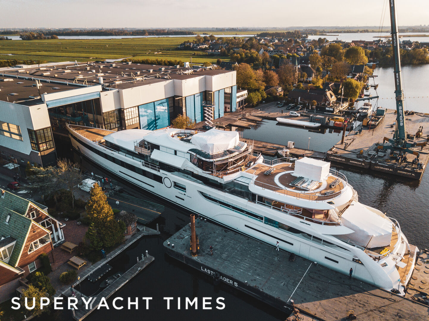 Feadship motor yacht Project 814 launch