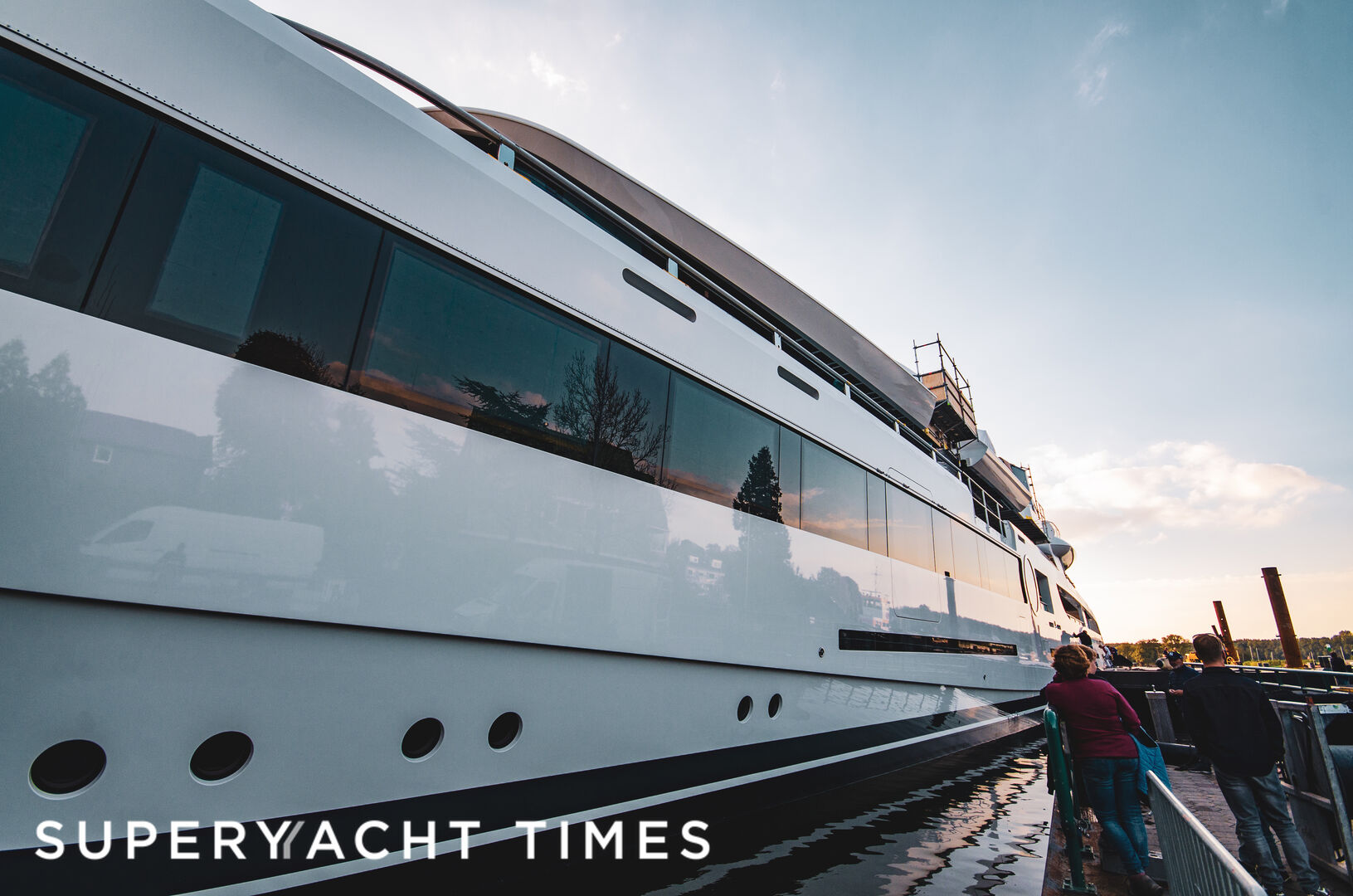 Feadship motor yacht Project 814 launch