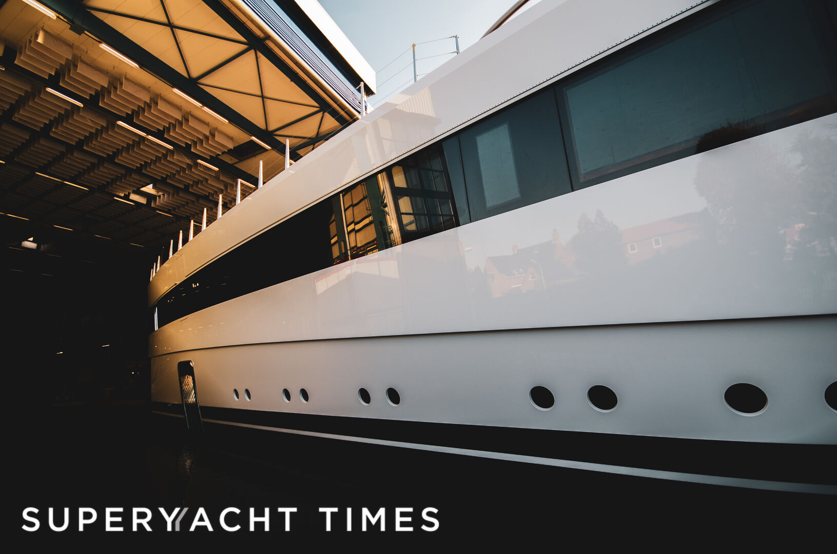 Feadship motor yacht Project 814 launch