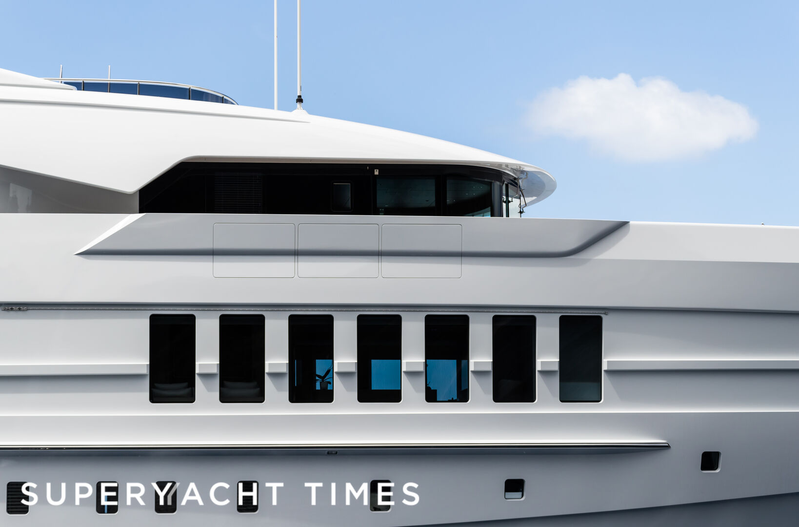 Laurentia motor yacht by Heesen Yachts