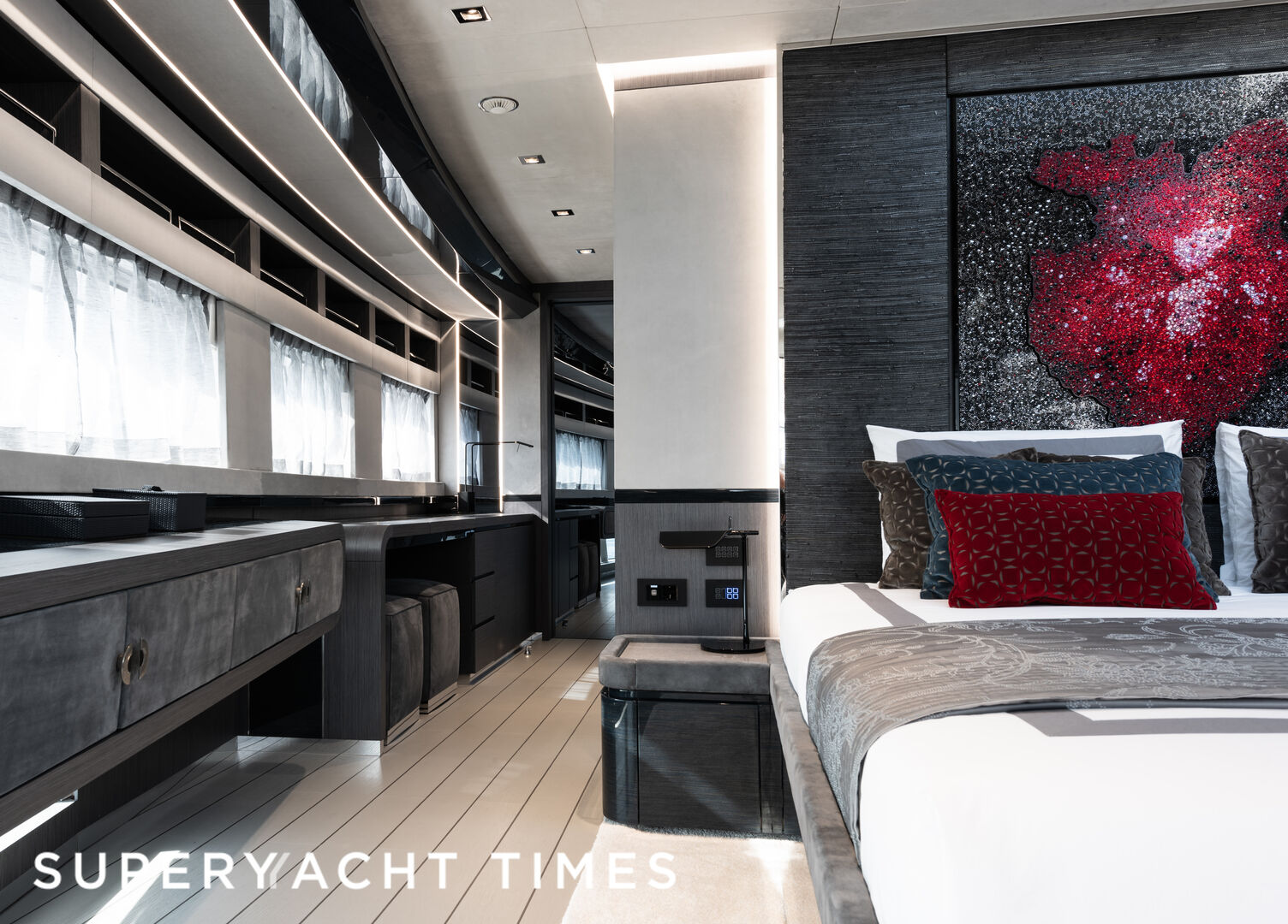 Cadet V Illumen 28m motor yacht stateroom