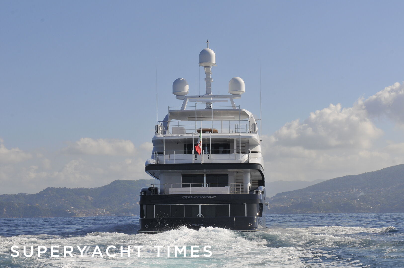 Forwin yacht exterior 