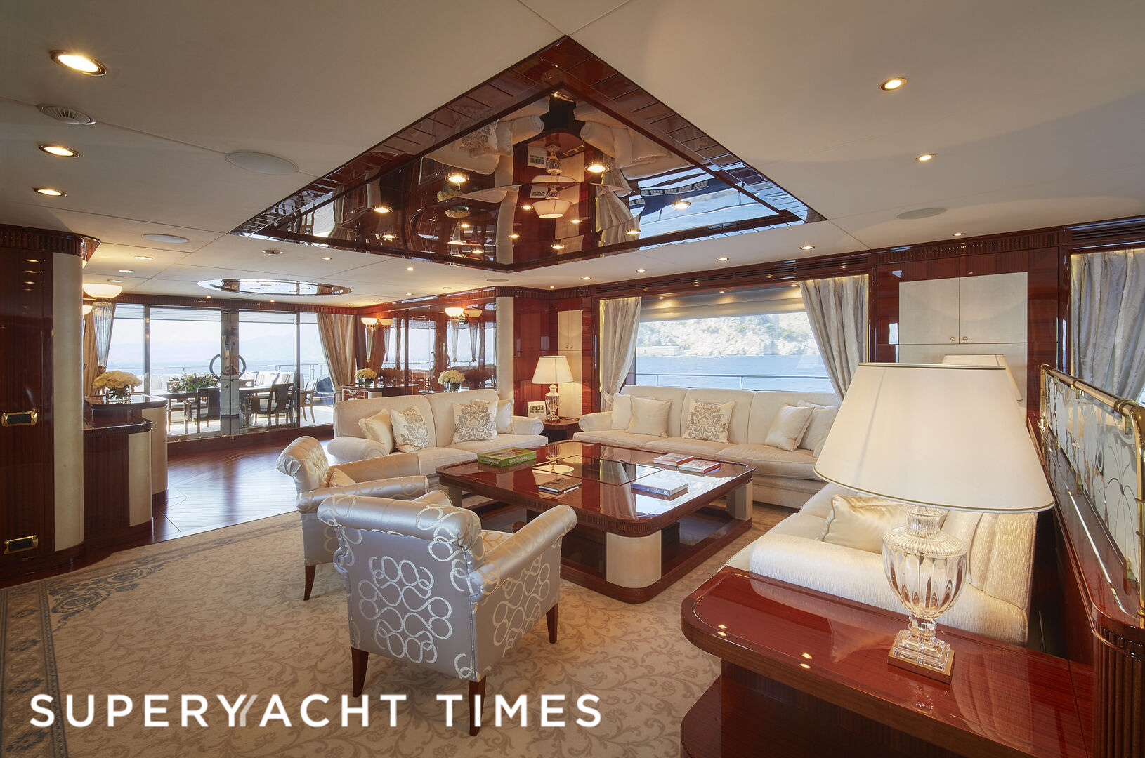 Forwin yacht interior 