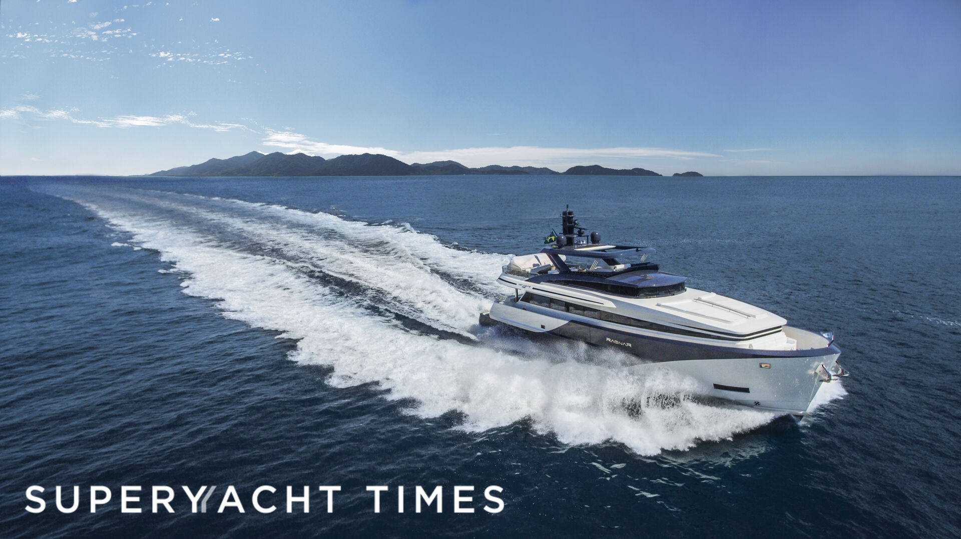 Ragnar yacht cruising