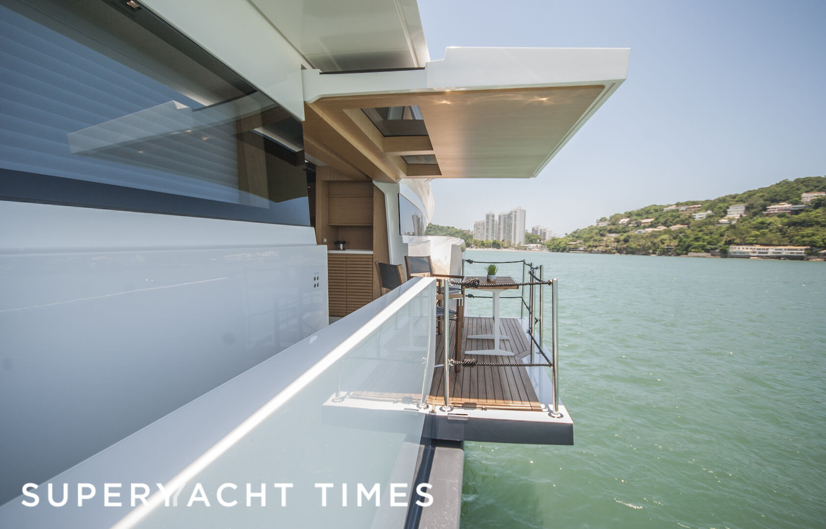 Ragner yacht private balcony 