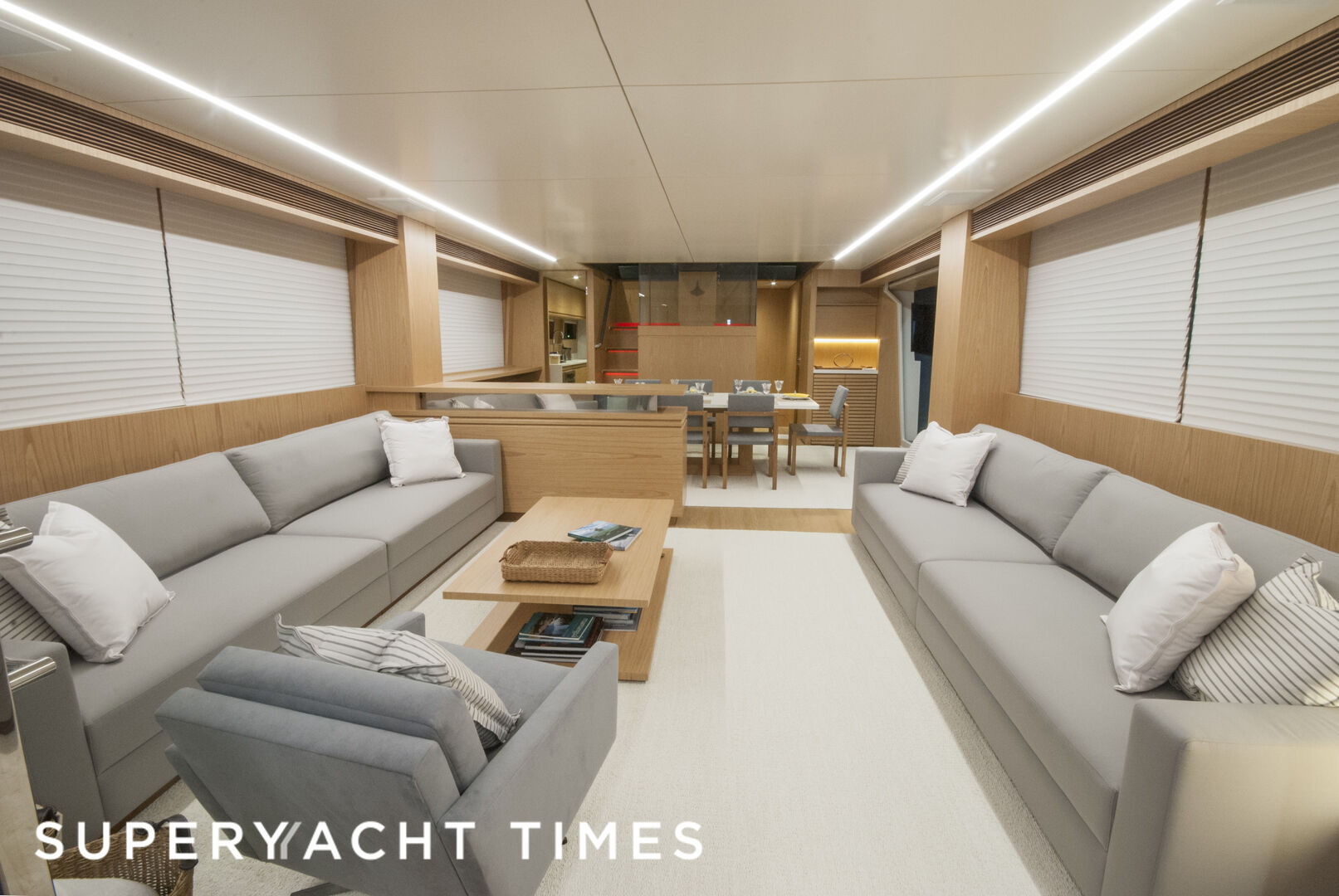 Ragnar yacht saloon