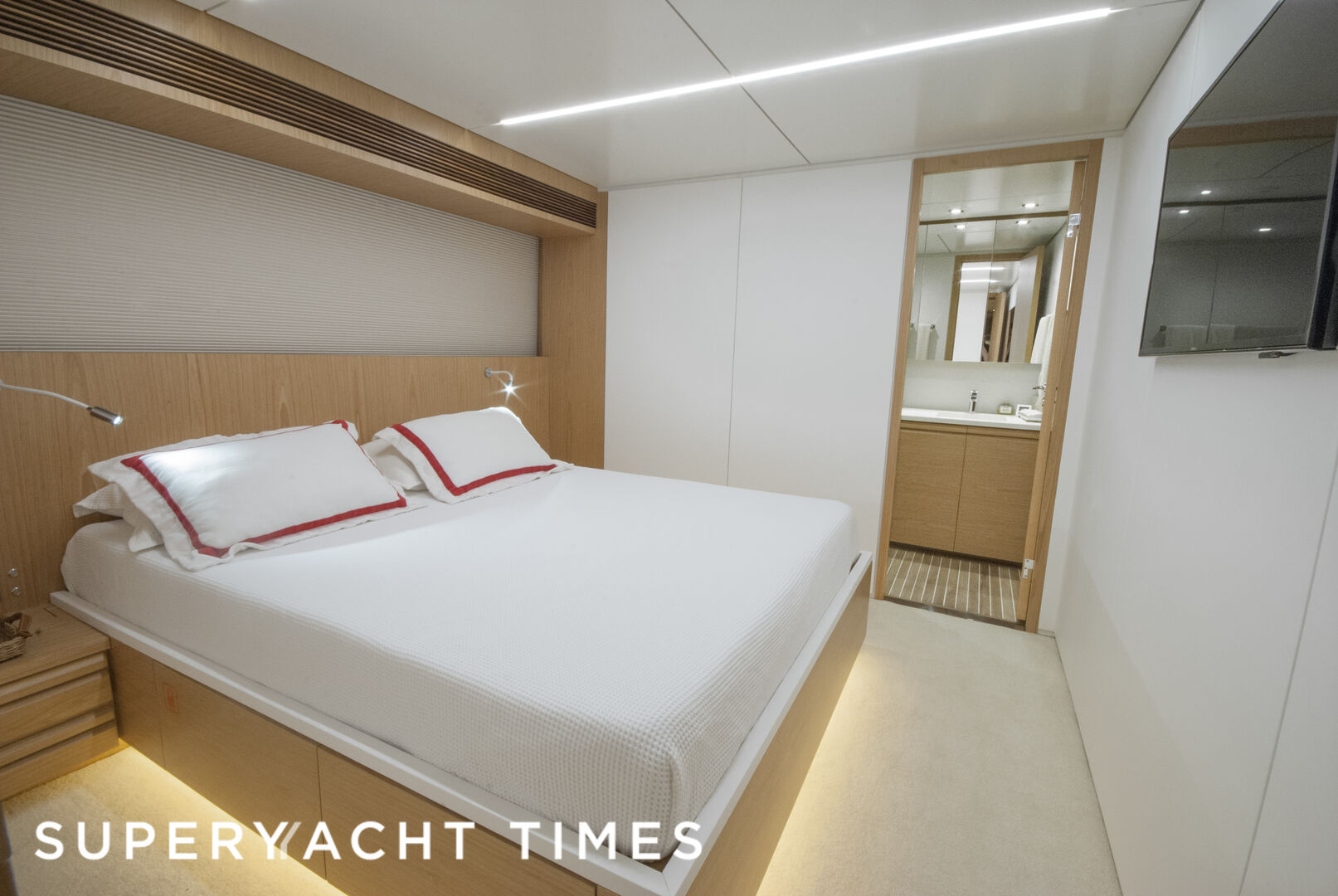 Ragnar yacht guests's cabin