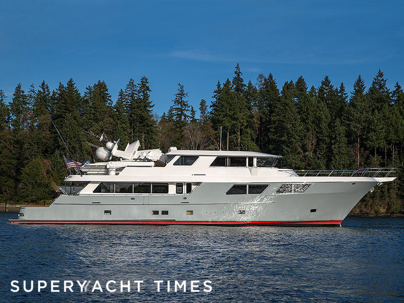 Cazador anchored off Seattle 