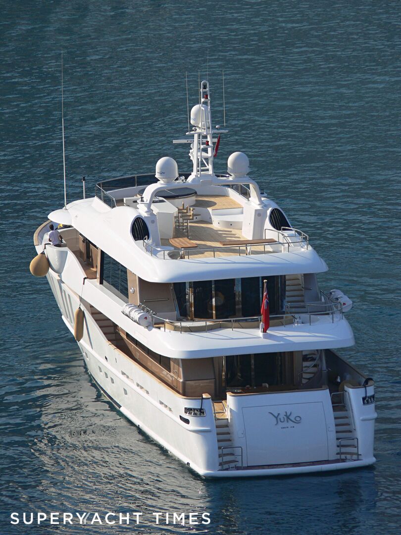 Yuko yacht leaving Monaco 
