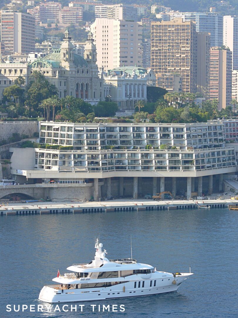 Yuko yacht leaving Monaco 