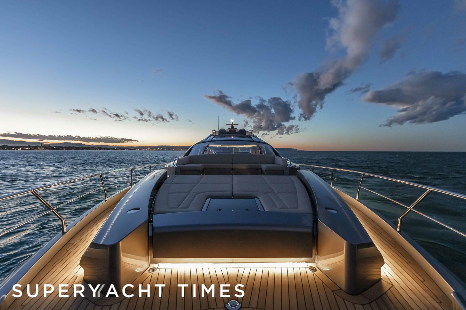 Pershing 8X yacht foredeck