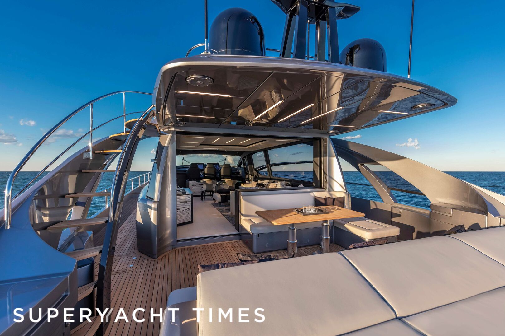 Pershing 8X yacht aft deck 