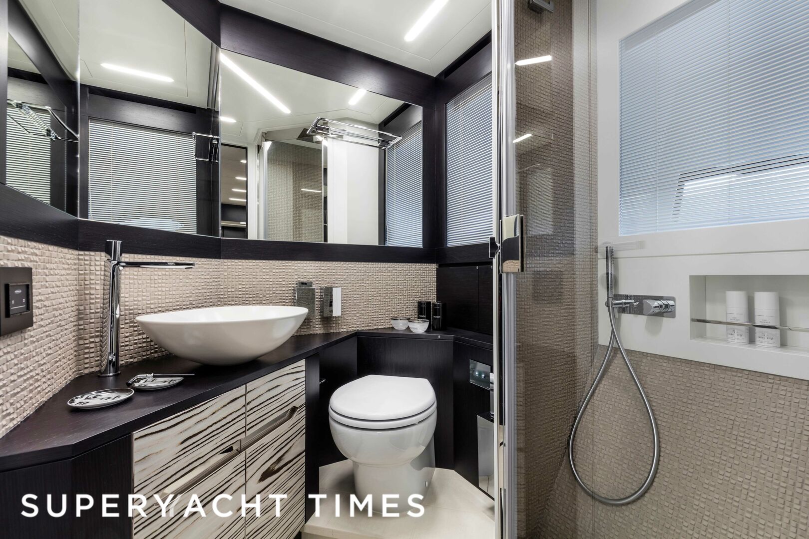Pershing 8X yacht bathroom 