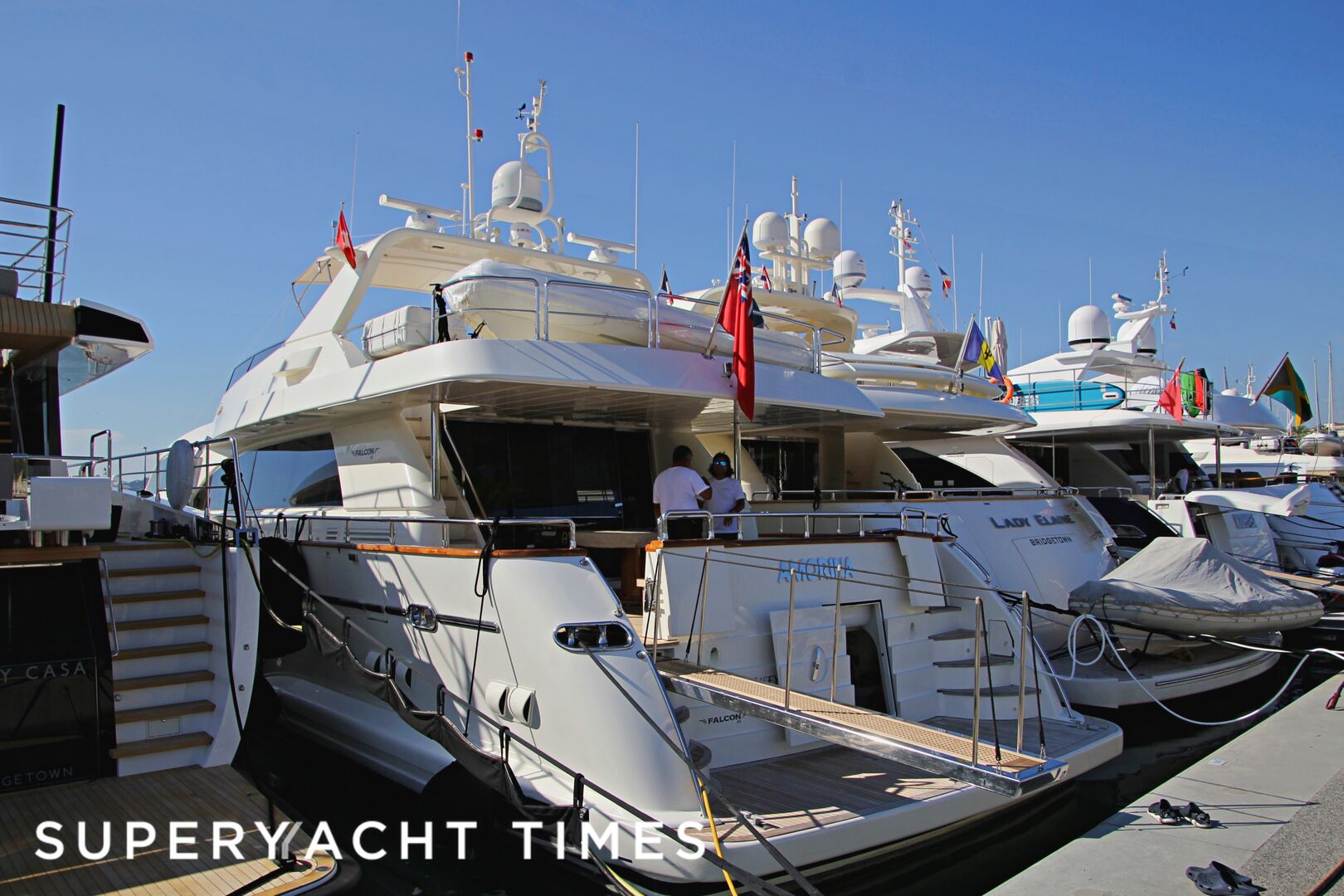 Amorina yacht in Port Canto