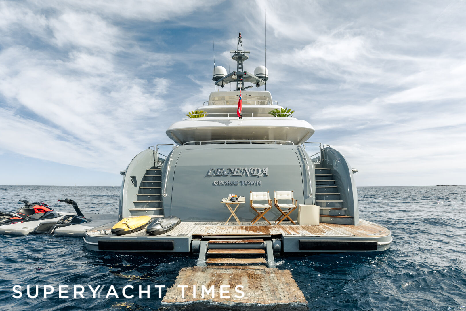 Legenda yacht swim platform