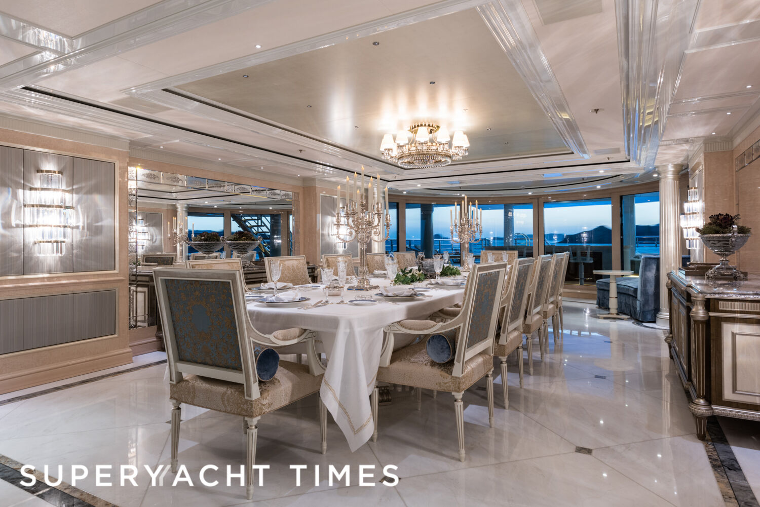 Plvs Vltra dining