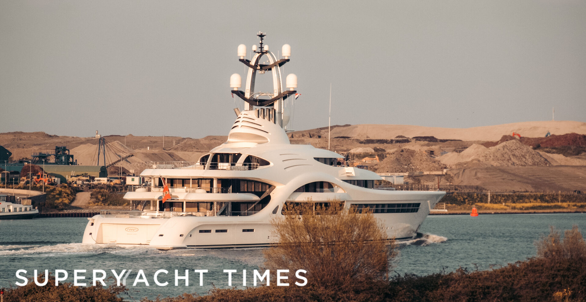 Yacht Anna arriving in Amsterdam