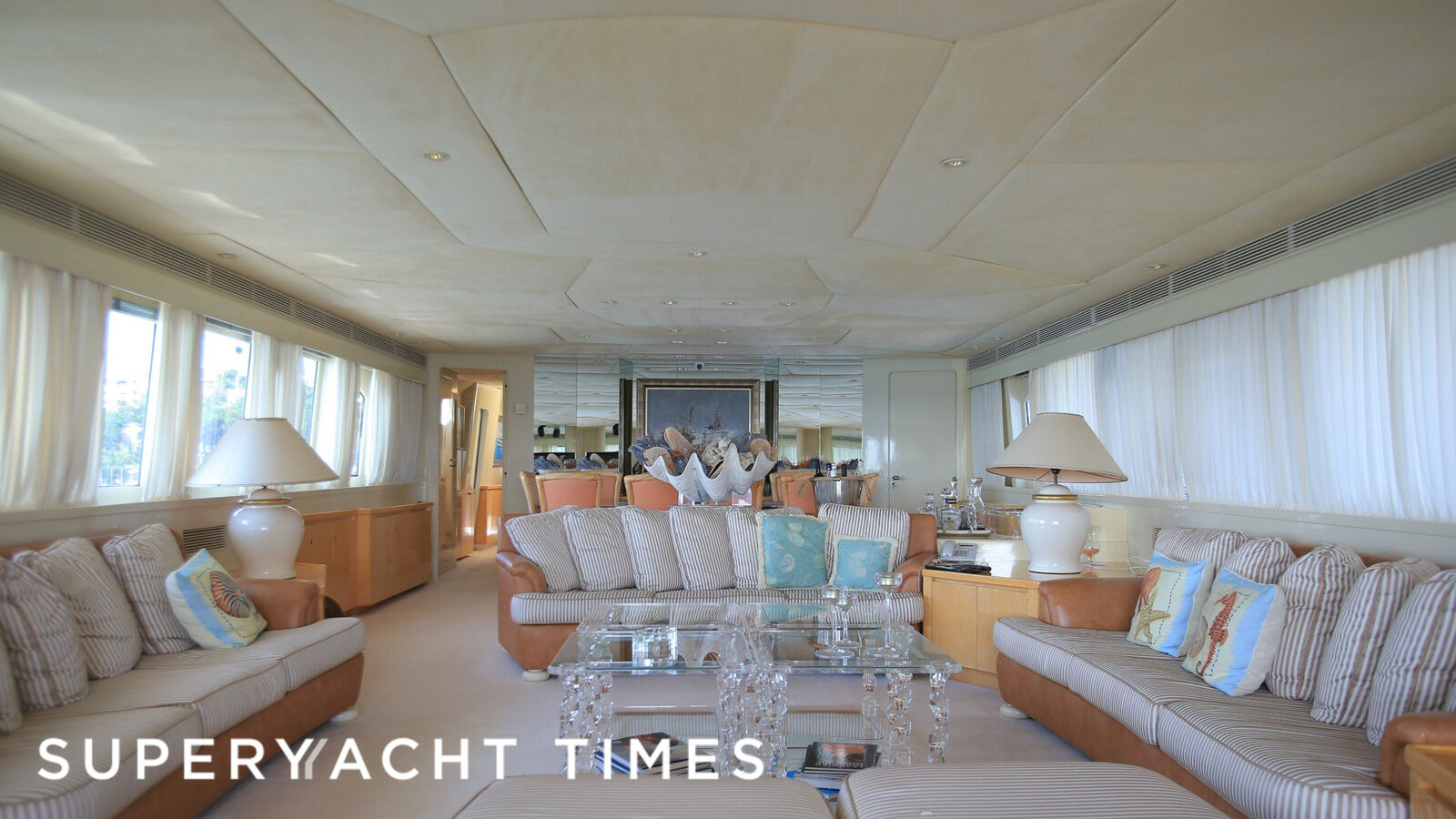 Captain Z yacht saloon