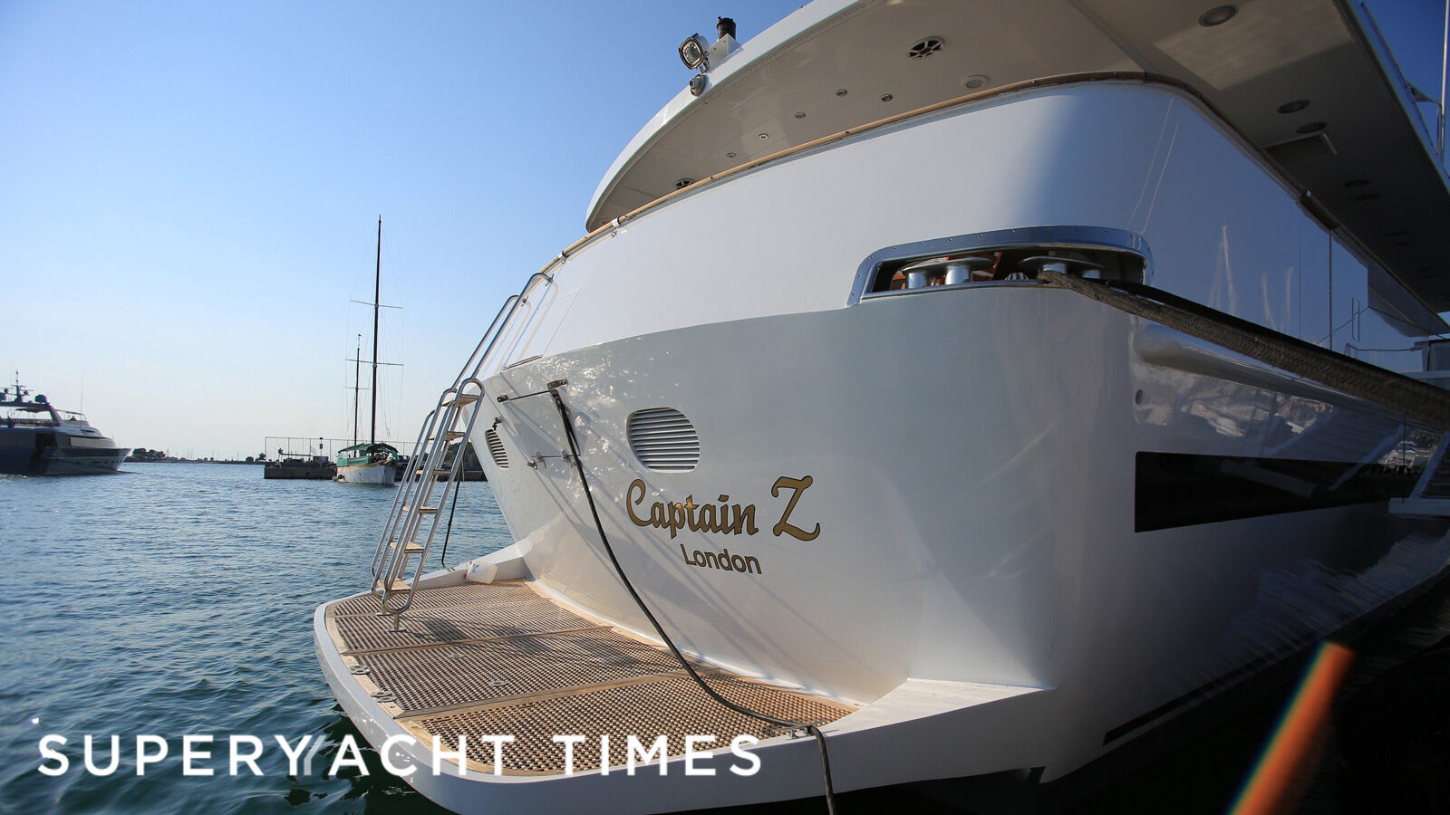 Captain Z yacht stern