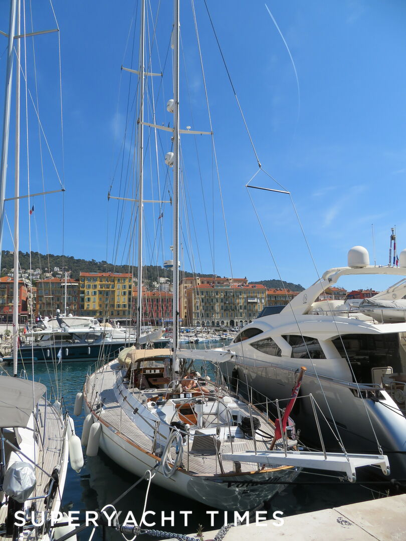 Volador sailing yacht in Nice