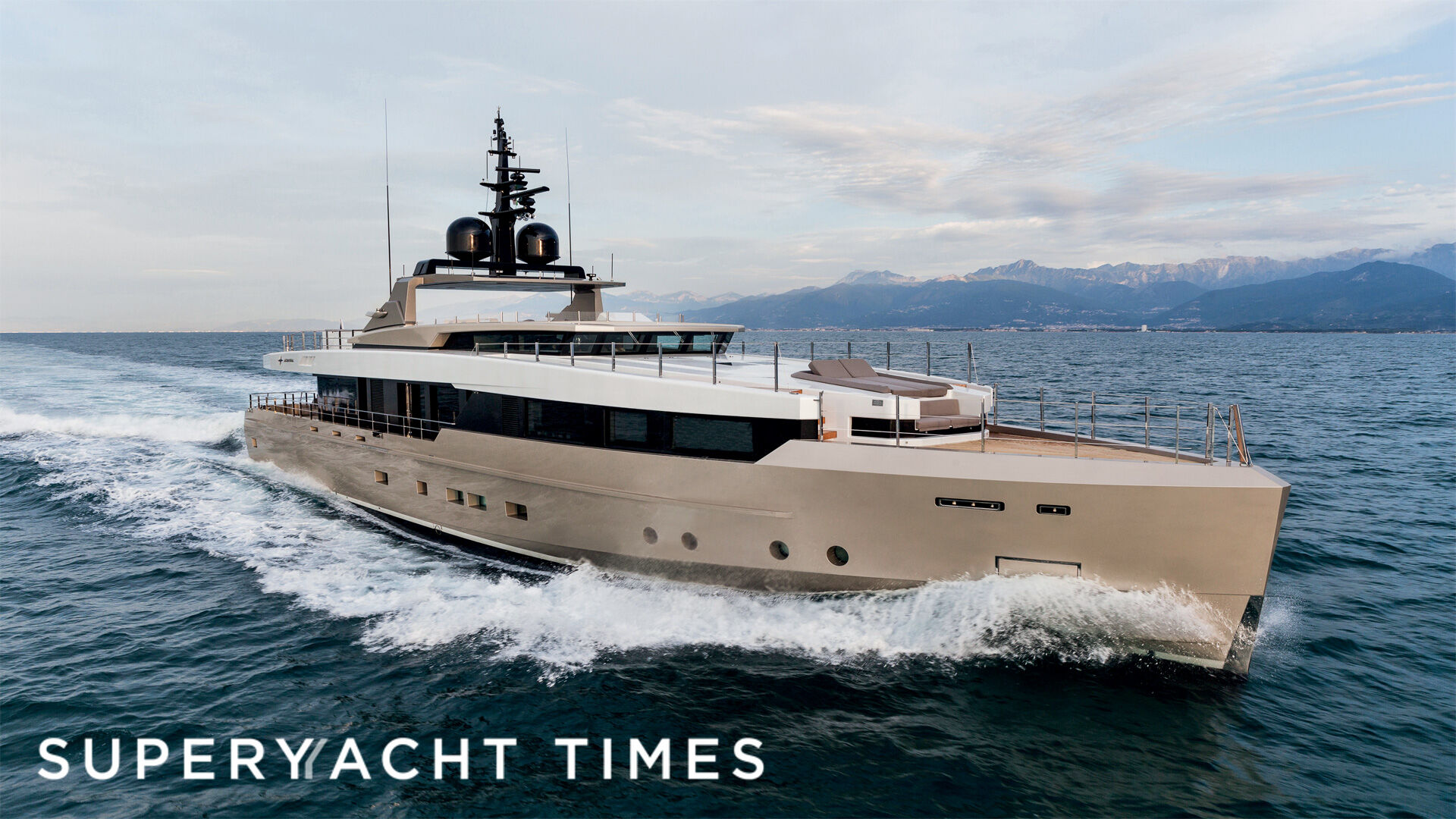 Nono yacht