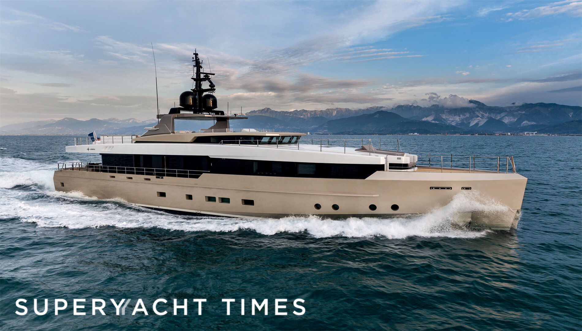 Nono yacht