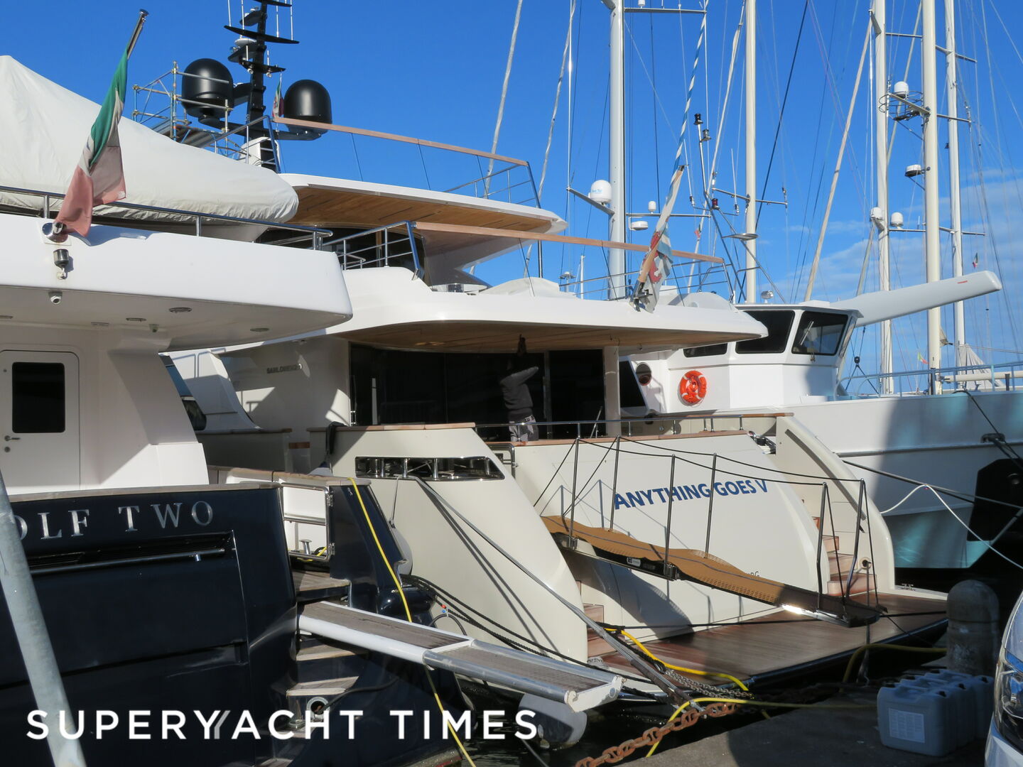 Anything goes V yacht in Viareggio