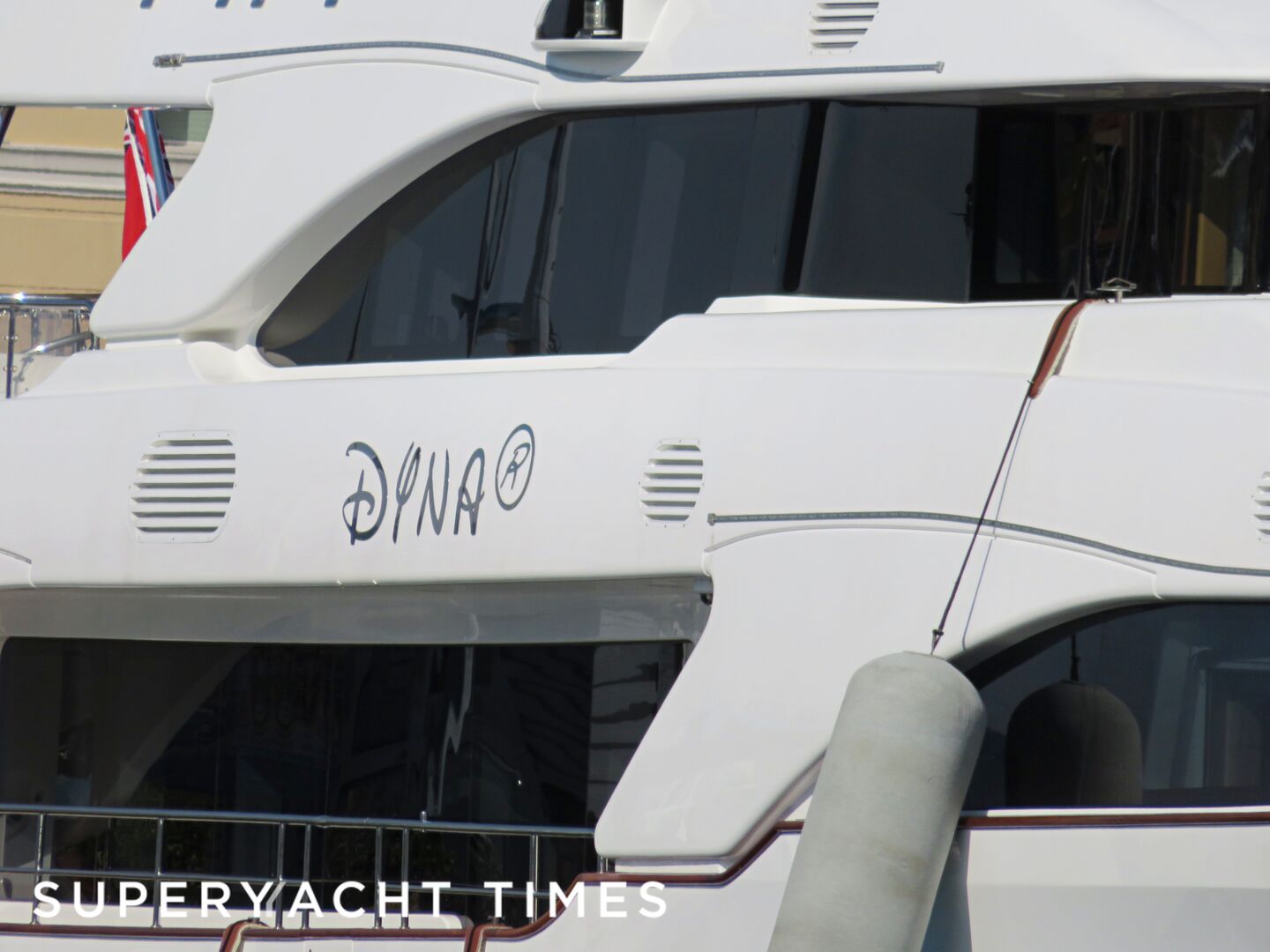 Dyna R yacht name plate