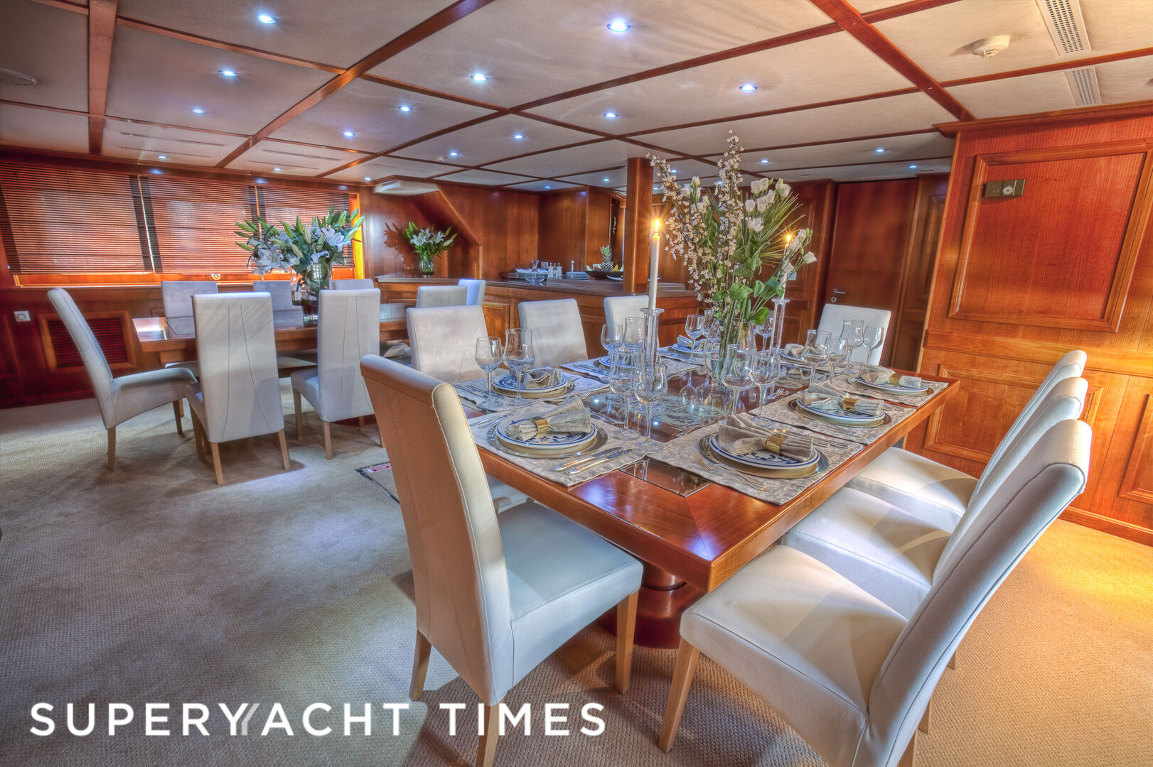 Sanssouci Star yacht dining room