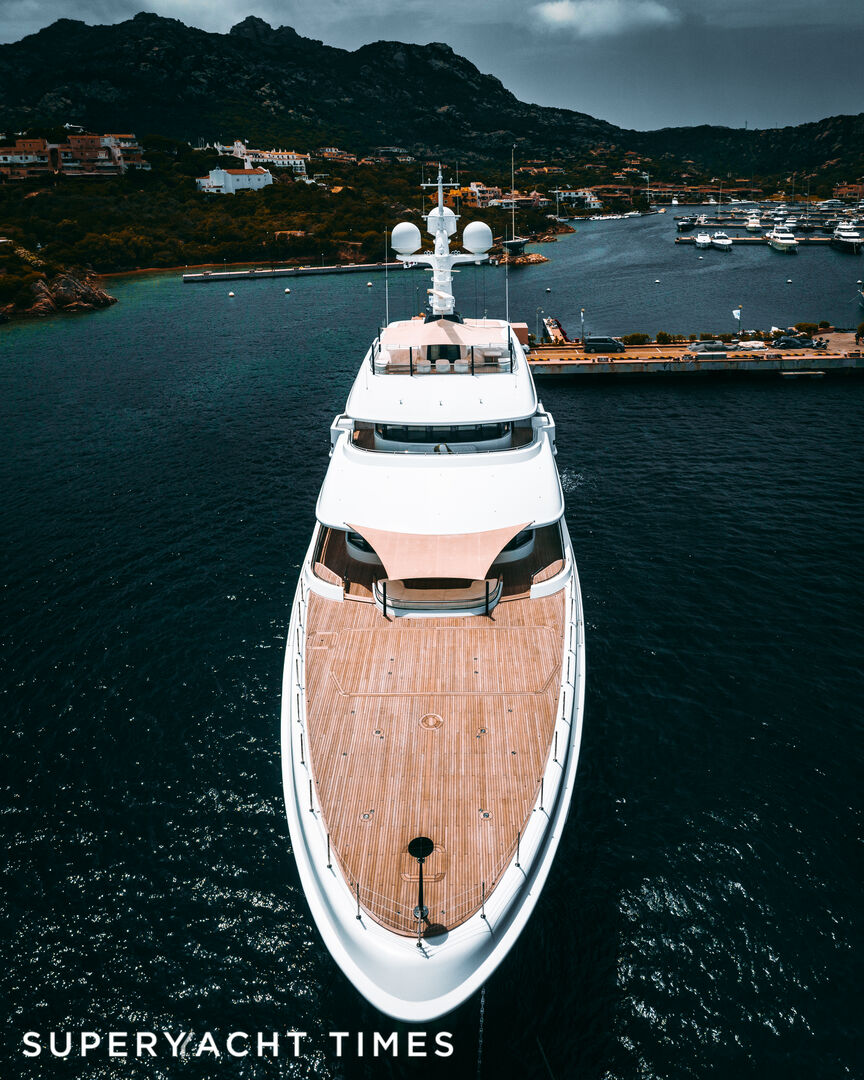 Aurora yacht aerial
