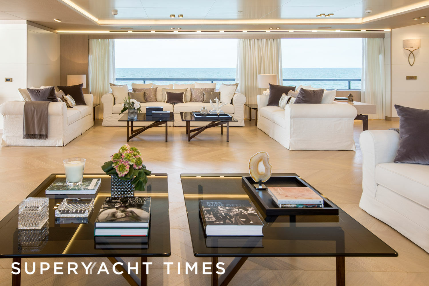 Dragon yacht saloon
