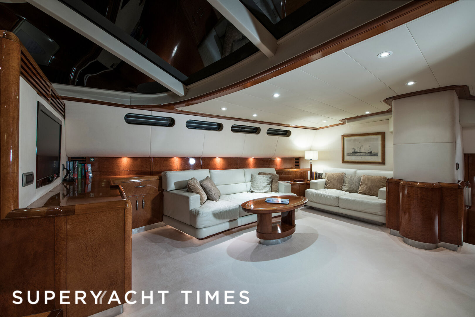Nashira II yacht saloon
