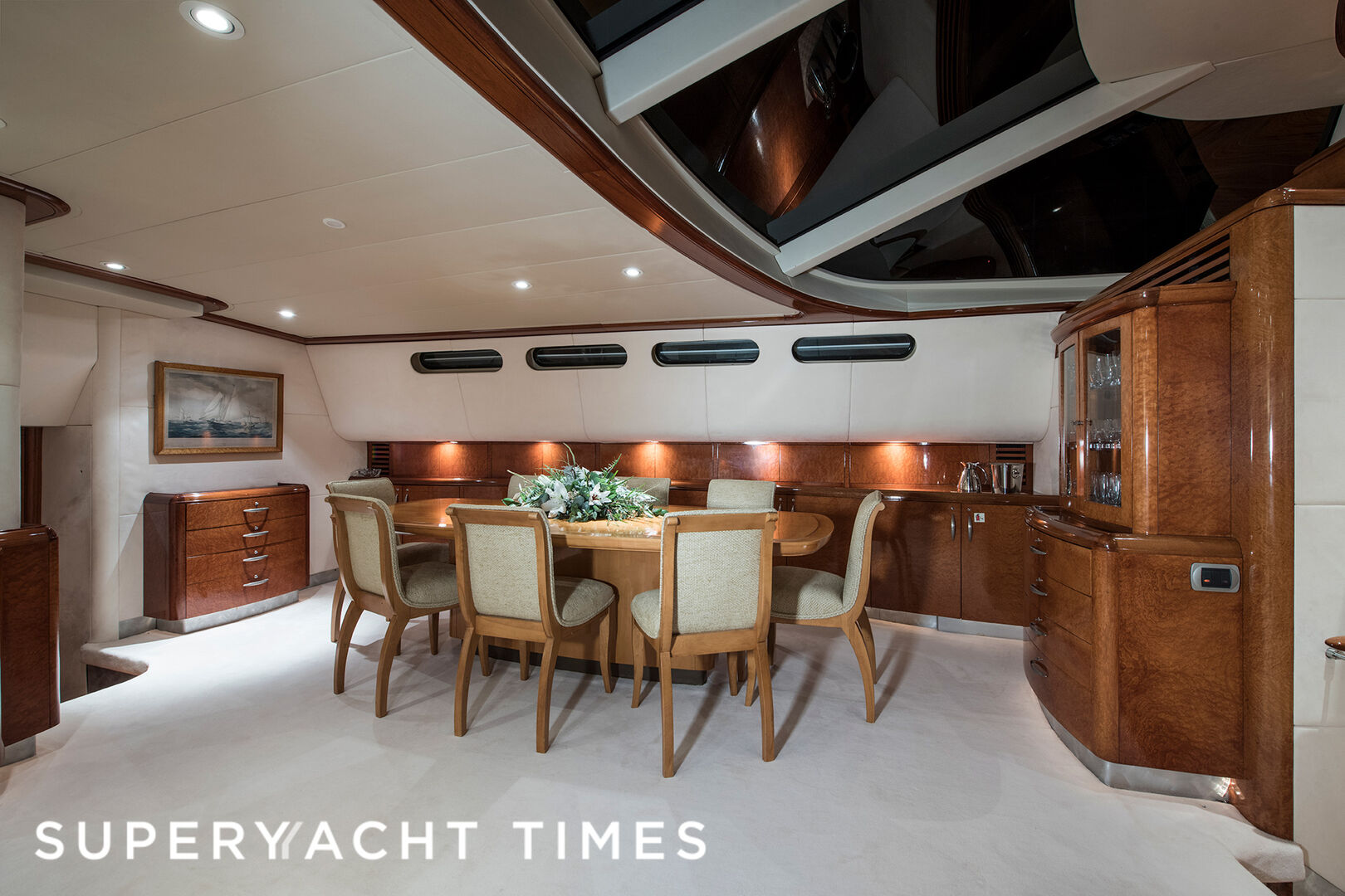 Nashira II yacht dining area